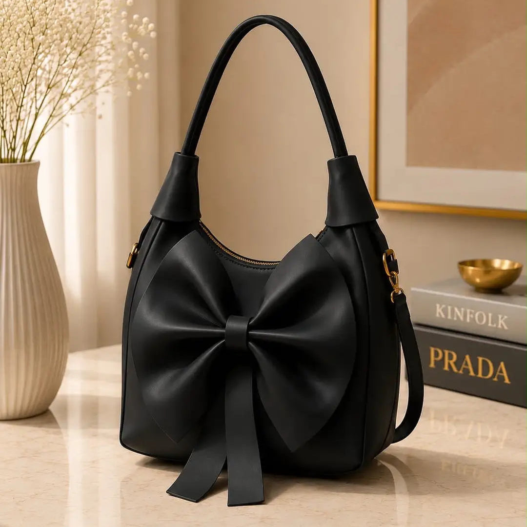Front display of the Range Studio premium black leather minimalist shoulder silhouette featuring clean lines and a fine plain texture. Main image