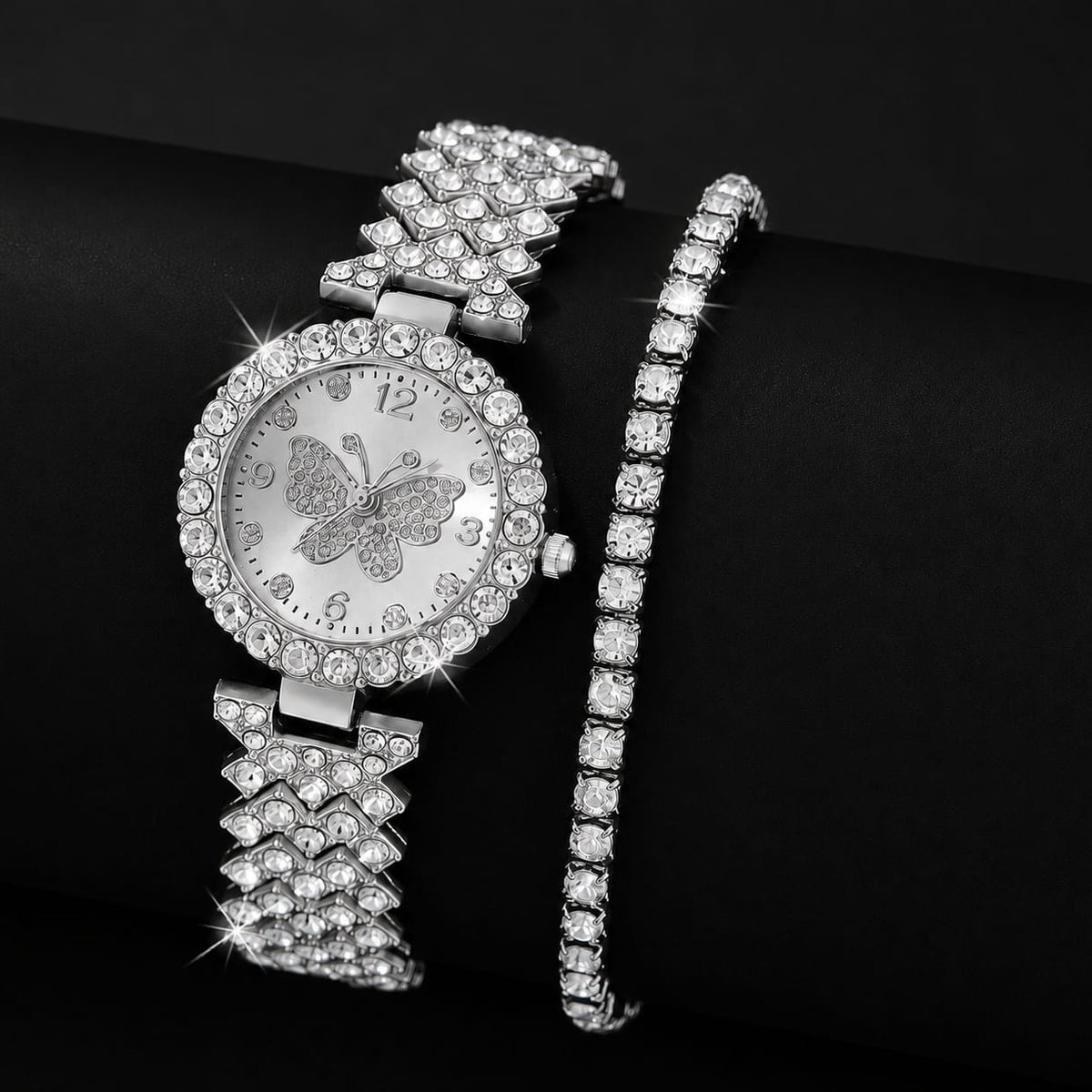 Studio catalog display of the high-polished Classic Platinum Silver variant Range Studio leaf-link bracelet watch .